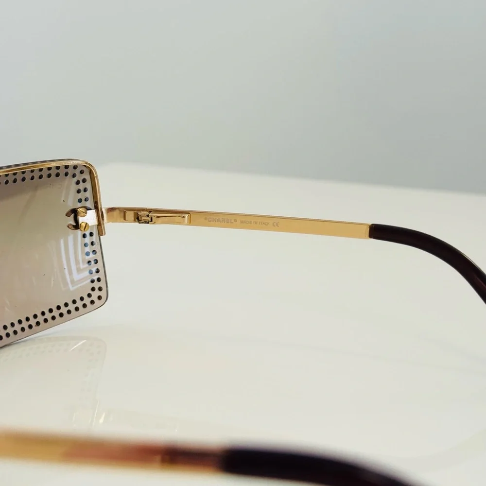 EXTREMELY RARE ✨ Vintage Chanel 4105-B Swarovski golden rimless sunglasses
